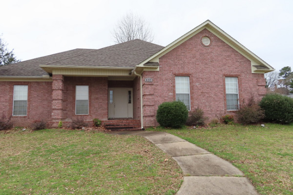 Gorgeous, Turn Key, Home in Prestigious West Conway!!